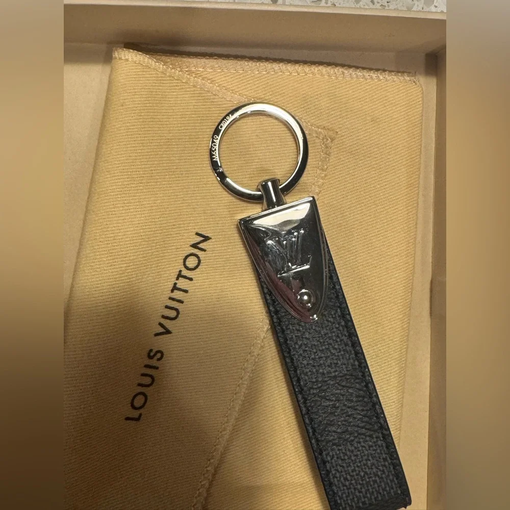 Louis Vuitton Damier Graphite Dragonne LV Key Holder NWB